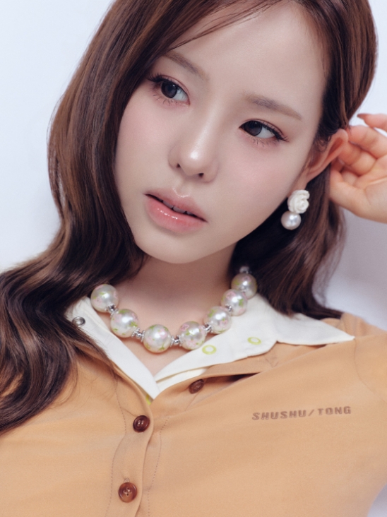 NiziUを形づくる特別なディテール - NYLON JAPAN